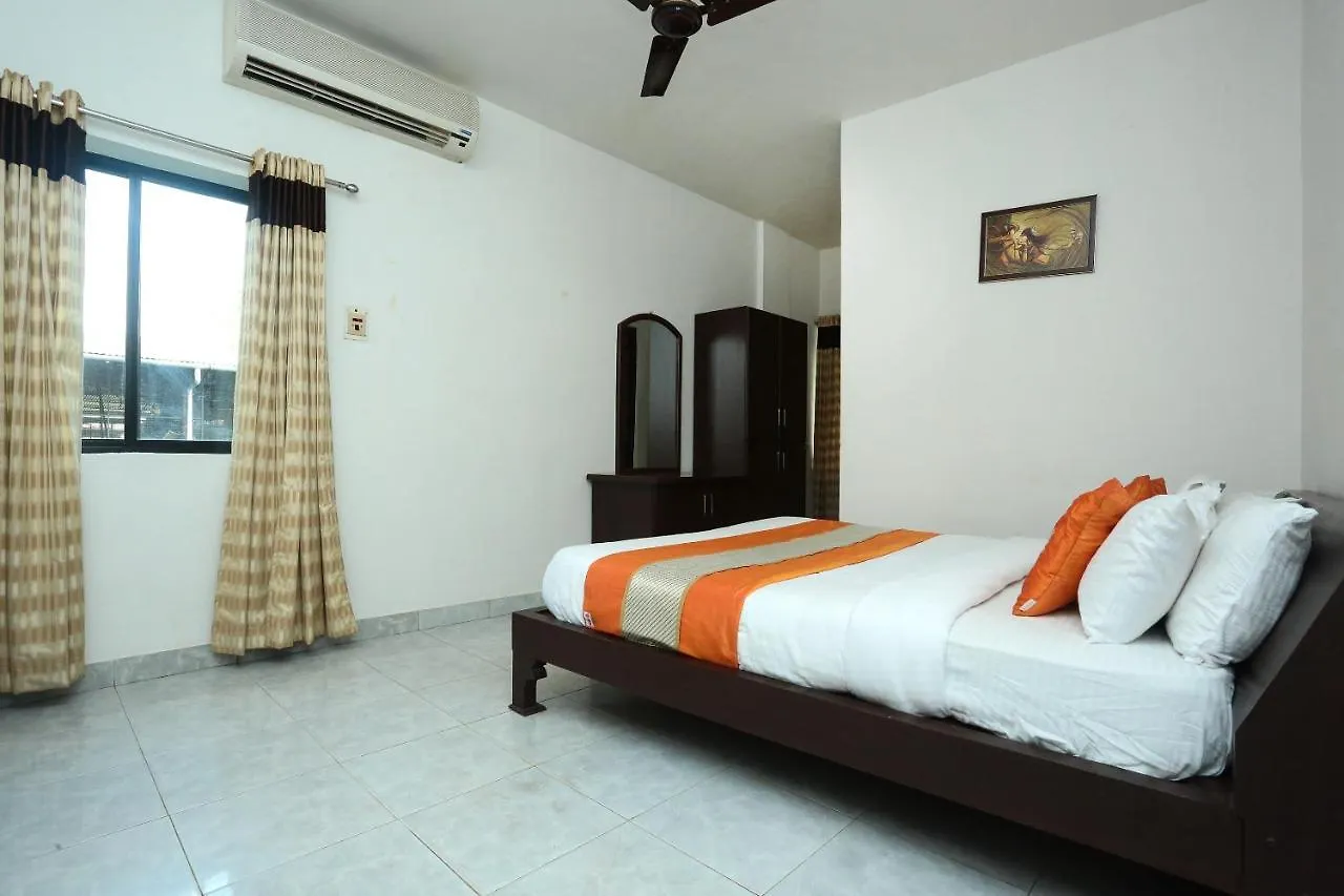 Hotel Oyo 9902 Nedumparambil Residency Kochi